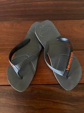 Load image into Gallery viewer, Havaianas Casual Flip Flops, Size EU 41/42, US 7/8