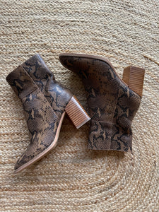 Wittner snakeskin outlet boots