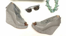 Load image into Gallery viewer, Matiko “Lapa” Suede Open-Toe Platform Wedge Booties, Grey, Size 8